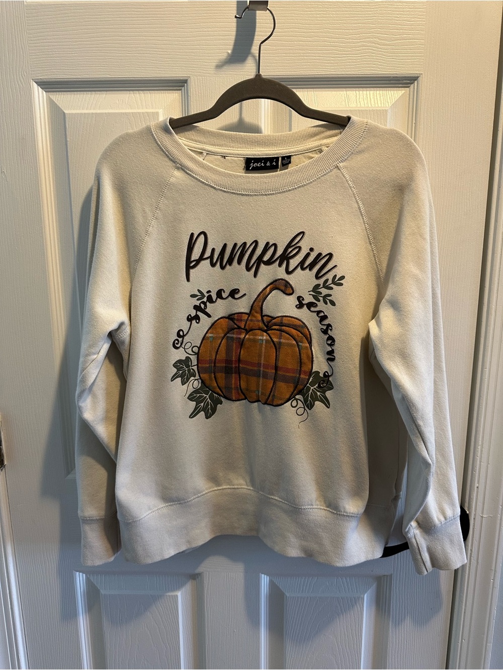 Joei & I Cream Plaid Pumpkin Spice Season Fall Crewneck Sweatshirt Large